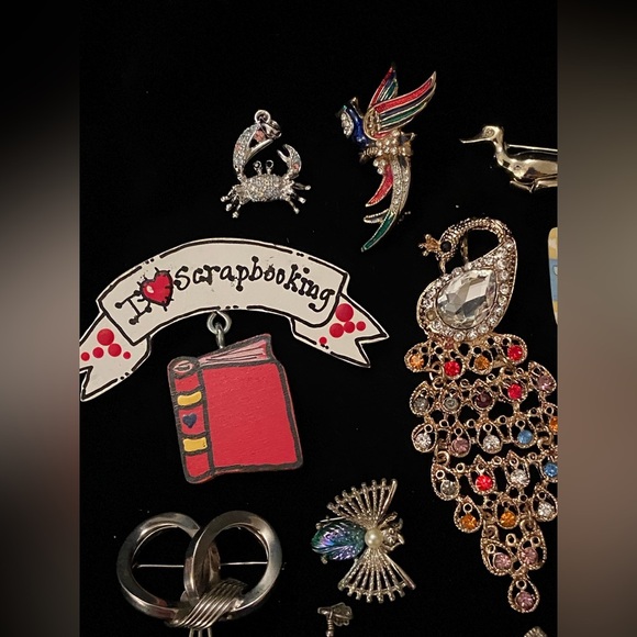 Lot of 10 various Brooches or Pendants jewelry crystal bird Duck bow bug - Picture 4 of 11